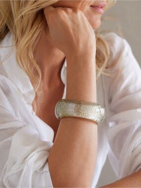 Vintage Sculptural Silver Fleck Acrylic Bangle – Mid-Century Modern
